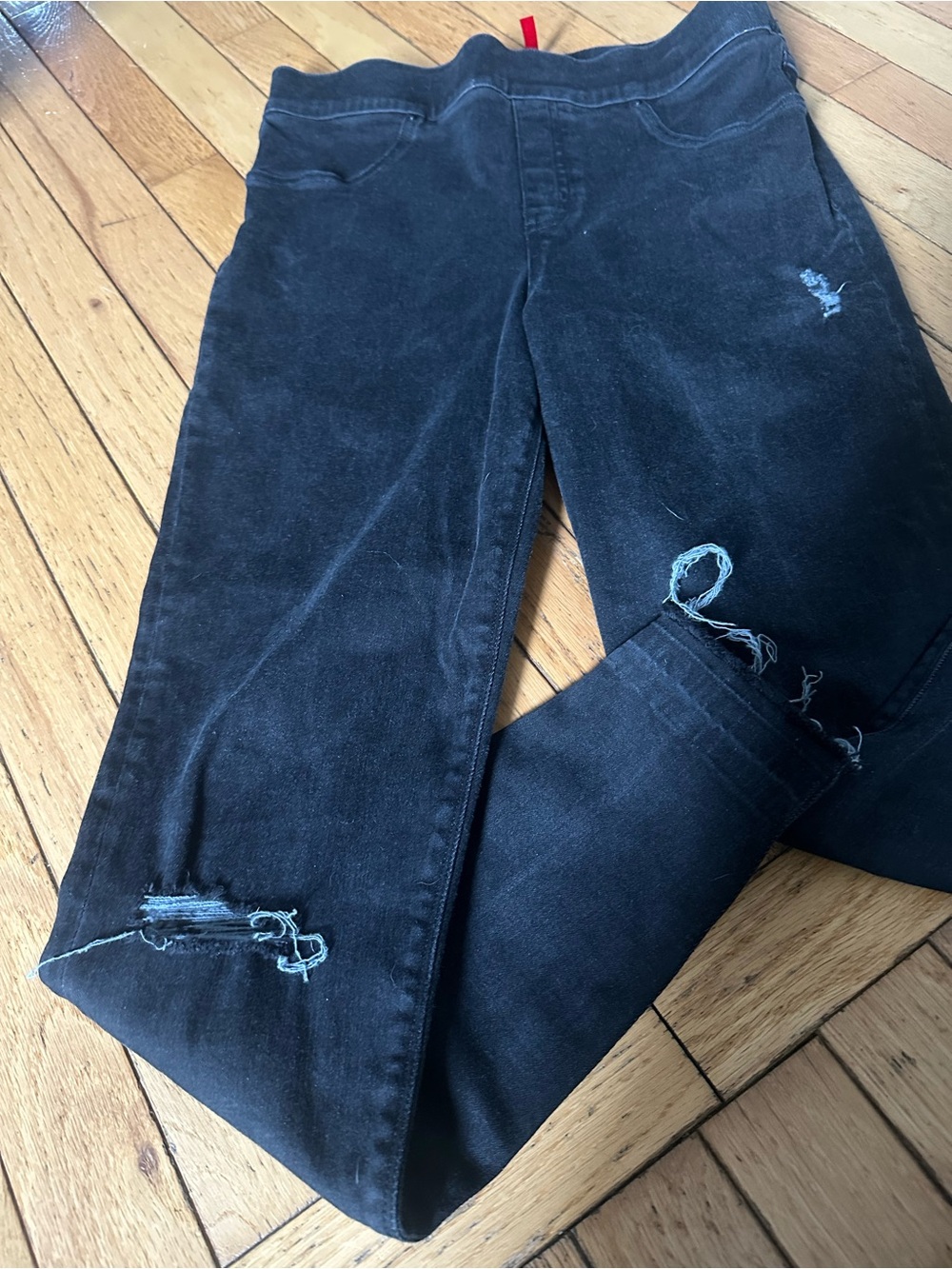 Spanx Women’s Distressed Denim Skinny Pant Black. Sz. Medium. Preowned - Picture 3 of 5